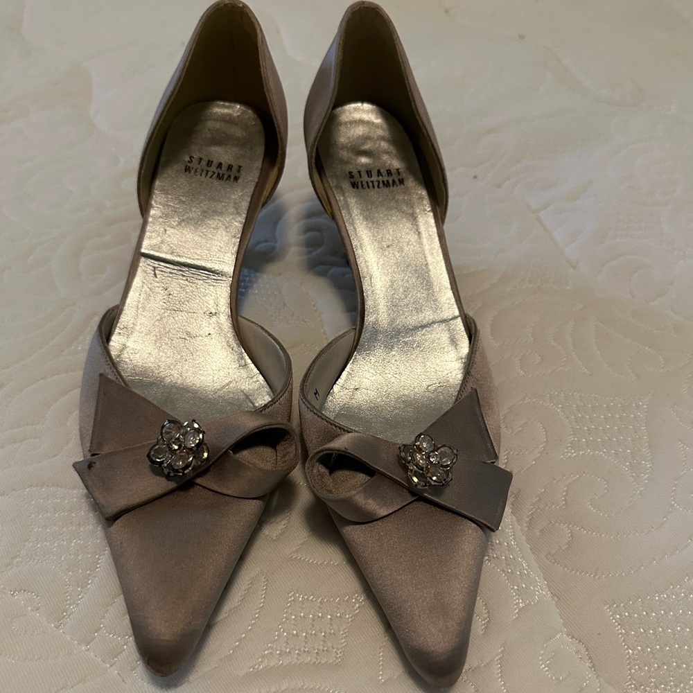 Very gently worn shoes! Maybe I have worn this 3 times, that’s it!